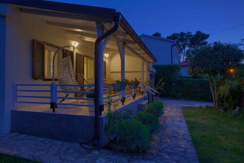 Ferienhaus in Strandnähe mit schönem Garten