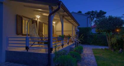 Ferienhaus in Strandnähe mit schönem Garten