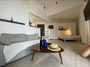 TV - Le Couchant studio Vue Mer B401 dans résidence avec accès privé à la plage (Le Grau-du-Roi)
