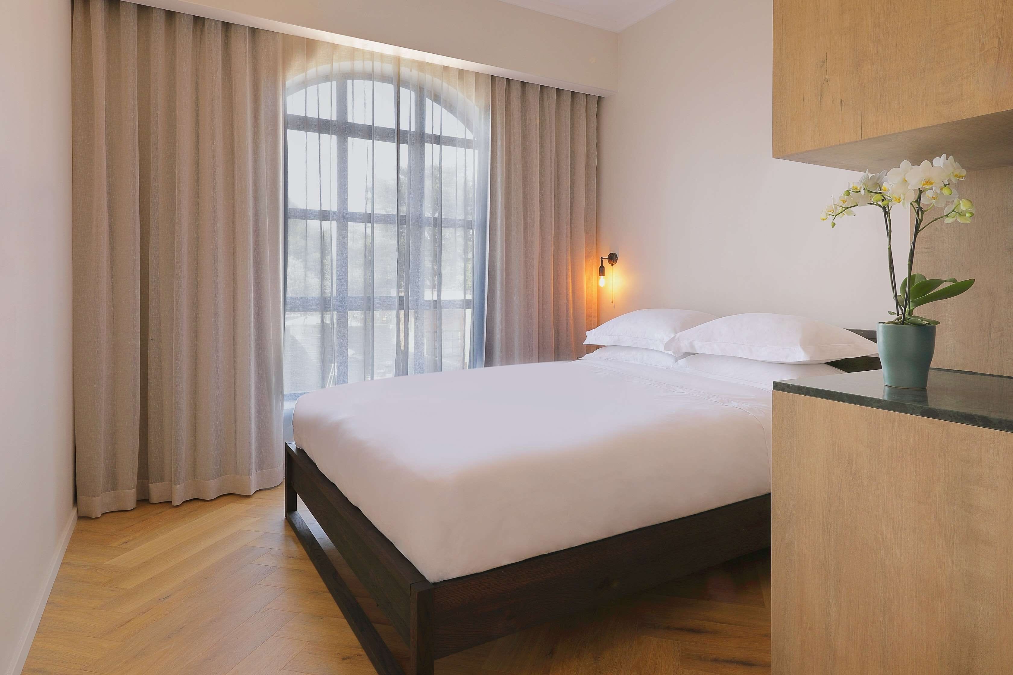 suite, 2 bedrooms | in-room safe, desk, laptop workspace, blackout curtains