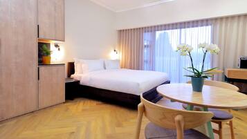 In-room safe, desk, laptop workspace, blackout drapes
