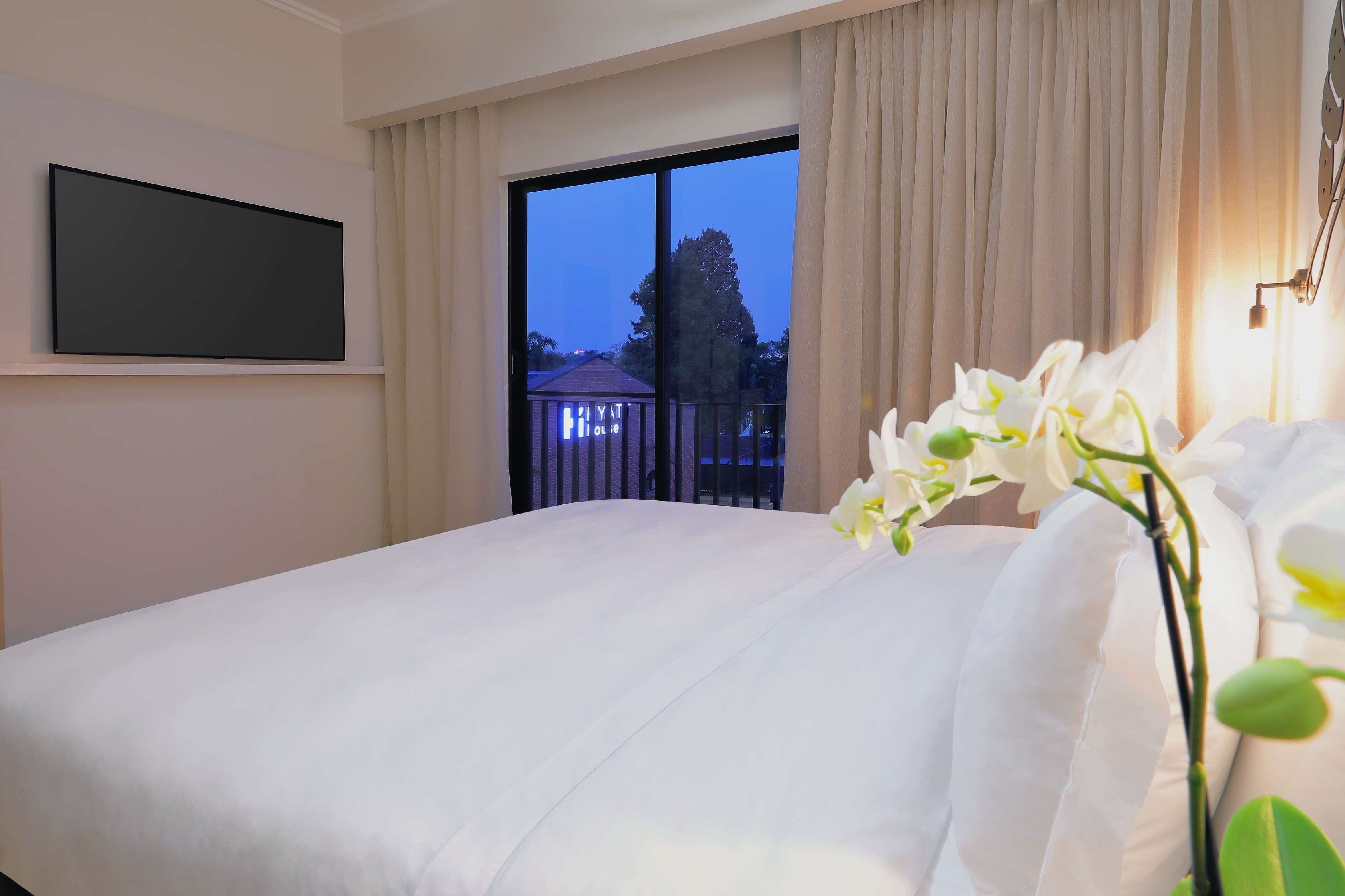 in-room safe, desk, laptop workspace, blackout curtains