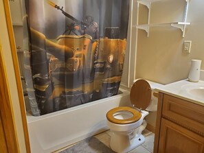 Eenvoudige kamer | 1 slaapkamer, een strijkplank/strijkijzer, gratis wifi, rolstoeltoegang