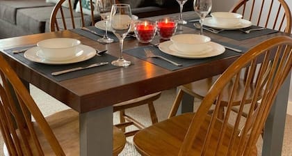PeoWhistler-1 Bdrm + Sofabed mtn view in DeerLodge