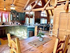 Dining - Cowboy Cabin in the Mountains - Quiet Getaway (Aguilar)