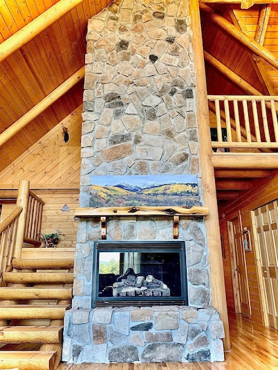 Cowboy Cabin in the Mountains - Quiet Getaway