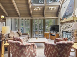 Fireplace - Free SkyCard Activities - Close to Town/Skiing, Free Shuttle - Mill Run 5 (Breckenridge)