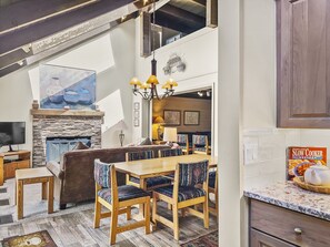Dining - Free SkyCard Activities - Close to Town/Skiing, Free Shuttle - Mill Run 5 (Breckenridge)