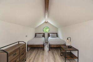 2 bedrooms, Internet, bed sheets
