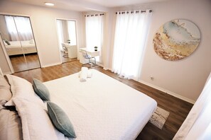 4 bedrooms, desk, iron/ironing board, free WiFi