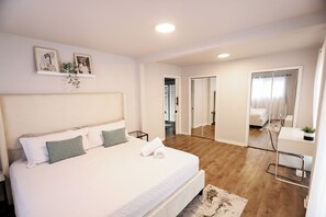 4 Schlafzimmer, Schreibtisch, Bügeleisen/Bügelbrett, kostenloses WLAN