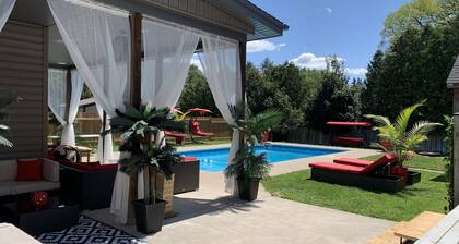 Suburban Oasis with Private Pool, Jacuzzi & Gym!