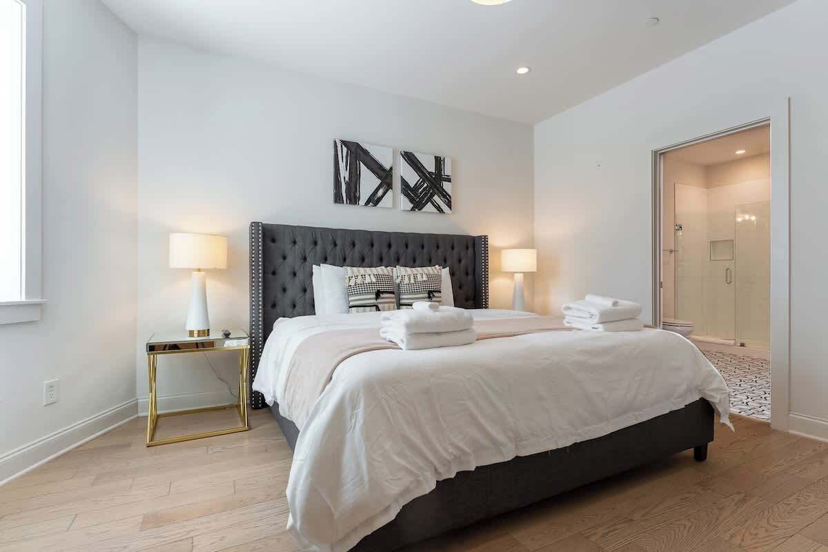 4 habitaciones, tabla de planchar con plancha y wifi gratis 