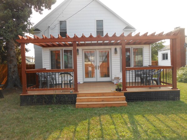 Exterior - Beautiful Victorian, Newly refinished. Whole House sleeps 10 (Red Lodge)