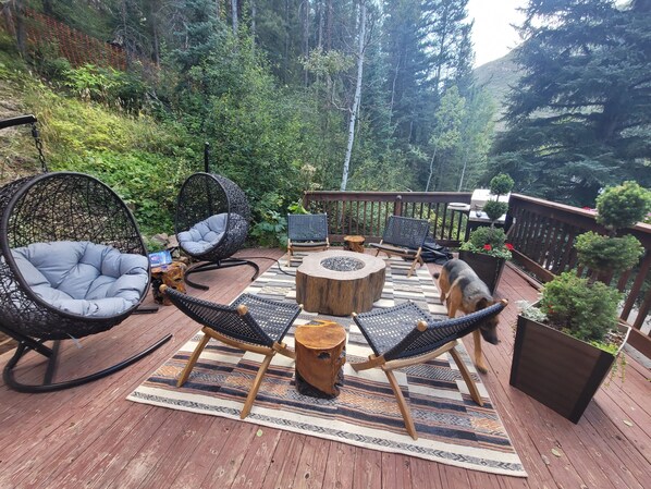 Property grounds - Vail - 2 Guests - Private Studio w/ Queen Bed - Pet Friendly! (Vail)
