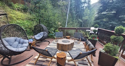Vail - 2 Guests - Private Studio w/ Queen Bed - Pet Friendly!