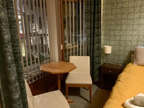 ห้องทวิน (Rooms 2 & 7)