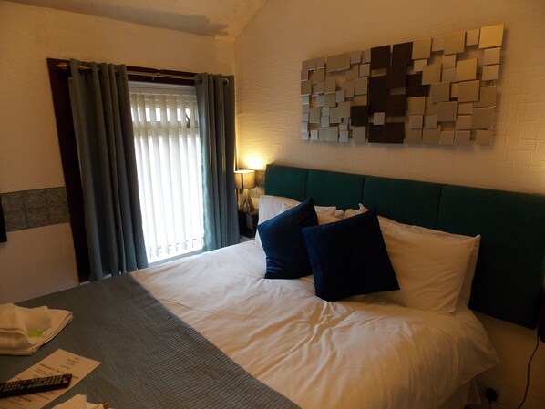 Double Room (Room 9)