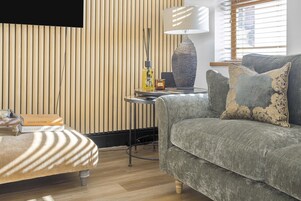 House, Accessible, Ensuite | Lounge