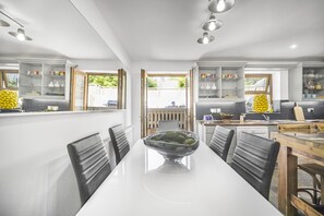 Casa, accessible, amb bany privat | Servei de restauració