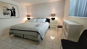3 quartos, berço de viagem, Wi-Fi de cortesia, roupa de cama