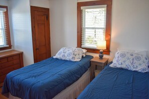 3 bedrooms, iron/ironing board, free WiFi