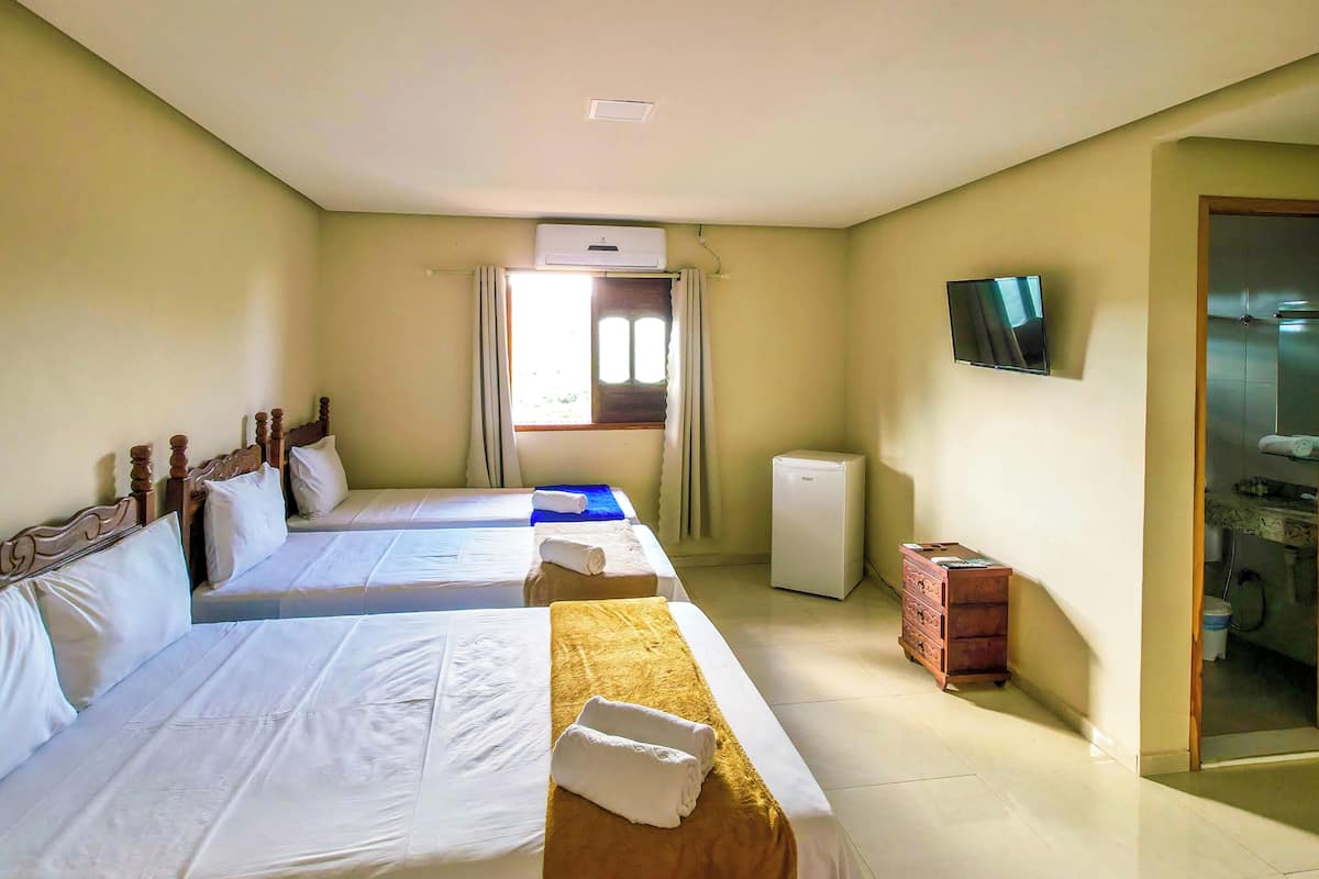 Minibar, WiFi (free), bed sheets