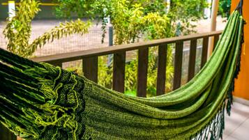 Standard Triple Room | Minibar, free WiFi, bed sheets