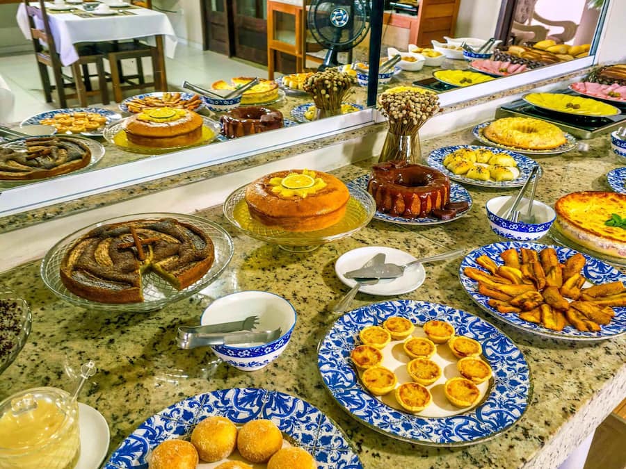 فطور قائم على الخدمة الذاتية مجانًا يوميًا