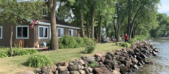 Entire Cabin on MilleLacs Lake, stunning sunsets, dogs welcome