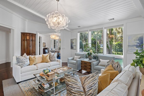 TV, fireplace, books, stereo