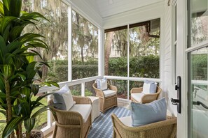 Property grounds - Spacious interiors, iconic Wilson Village location, Dual Living & Dining Rooms (Bluffton)