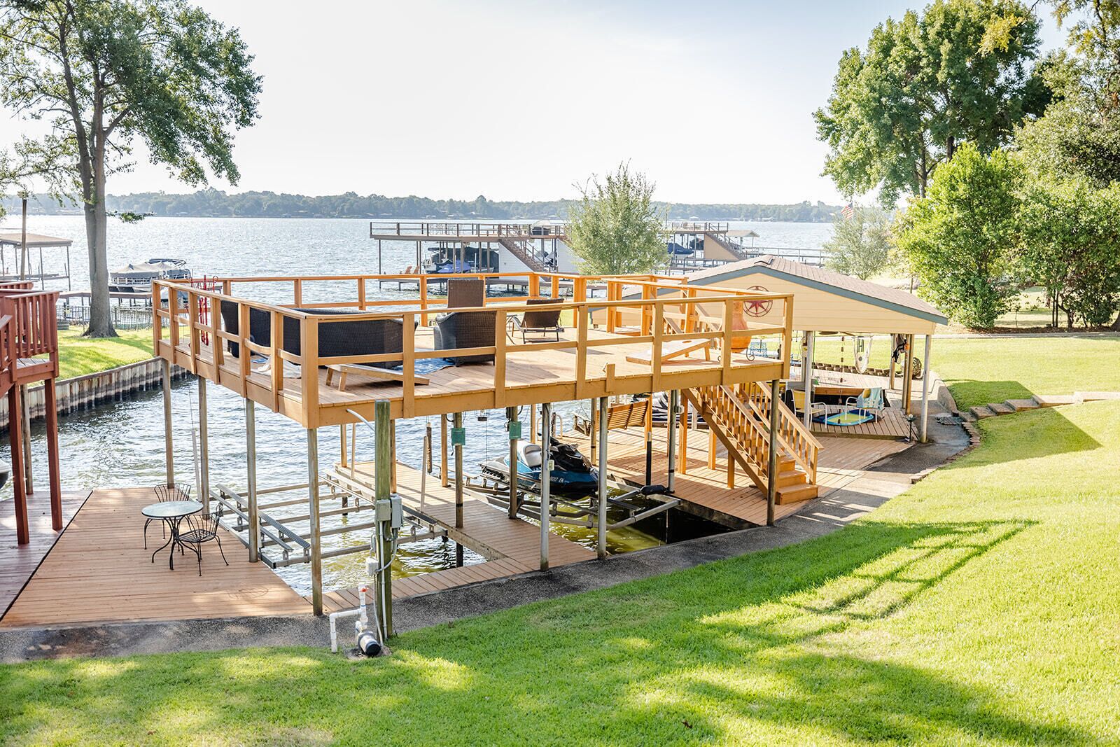 Expansive Lake House with separate studio apartment