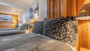 3 bedrooms, iron/ironing board, travel cot, WiFi