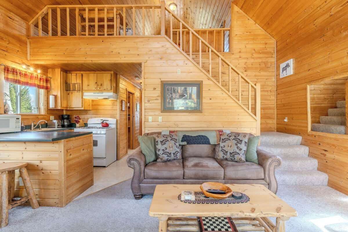 TV, bøker og kontorer