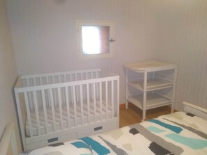 3 chambres, bureau, lit parapluie, Wi-Fi