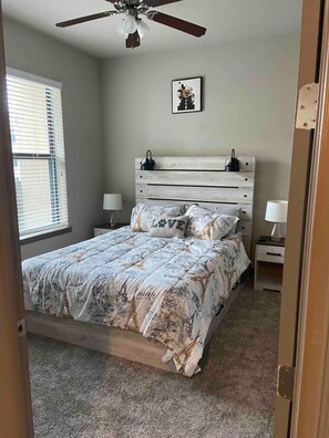 1 habitación, tabla de planchar con plancha, wifi gratis y ropa de cama 