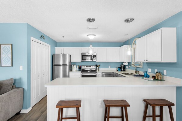 Fridge, microwave, oven, stovetop