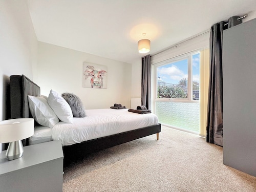 A lovely coastal property boasting private parking.