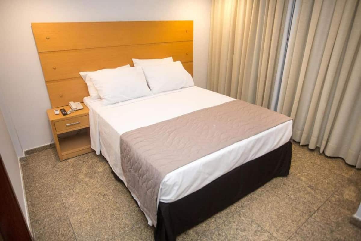 Minibar, Zimmersafe, kostenloses WLAN, Bettwäsche