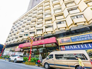 Exterior - Vaccinated Staff - Capital O 824 Chinatown Lai Lai Hotel (Manila)