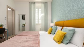 In-room safe, desk, laptop workspace, blackout drapes