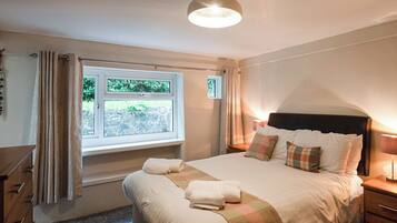 3 bedrooms, free WiFi, bed sheets