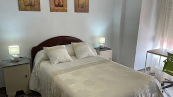 3 chambres, fer et planche Ă repasser, Wi-Fi, draps fournis