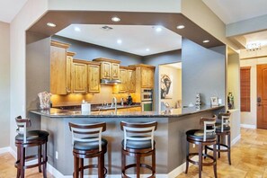 Microwave, oven, stovetop, dishwasher - Awesome TROON North 3/3 Pinnacle Peak Condo. Across from the Four Seasons Resort (Scottsdale)