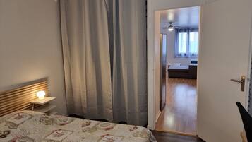 1 bedroom, desk, iron/ironing board, free WiFi