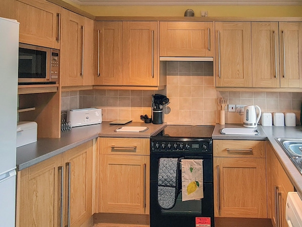 Cookware/dishes/utensils