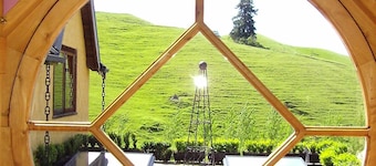 Stay at your own castle! Unique venue, close to vineyards, art & National Parks