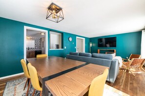 Dining - Dog Friendly TH w/Mtn Views-Grill-W/D in Unit-Deck + Steps to Free Ski/Town Bus-Eat-Drink-CoreTrail (Steamboat Springs)