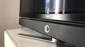 Departamento, baño privado, vista a la ciudad | Vista del balcón